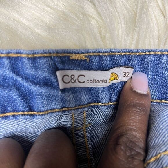 C&C California hunter denim distressed shorts sz 32 - Picture 3 of 7